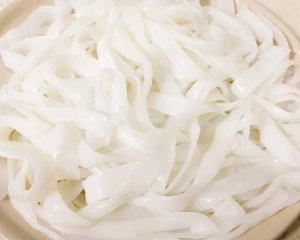 鸿睿厂家给出的河粉机价格都是实惠的